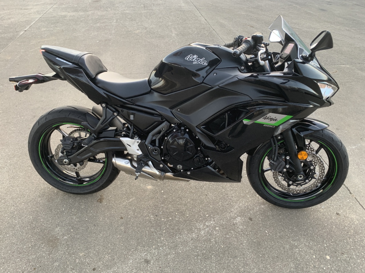 2025 Kawasaki Ninja 650 ABS KRTC 